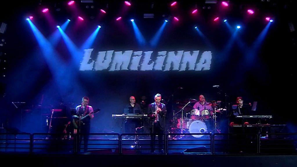 Lumilinna keikalla Viking Gracella